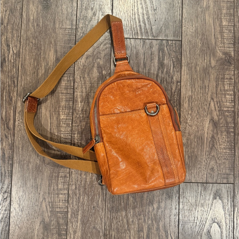 Women's Tan Leather Crossbody Bag